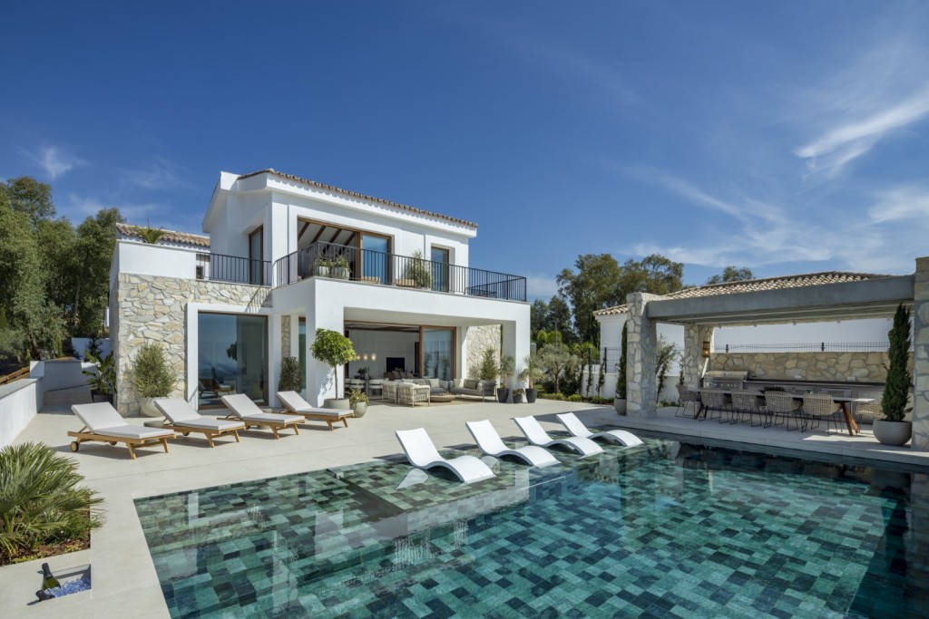 Neue moderne Villa mit spanischem Flair Benahavis (1)