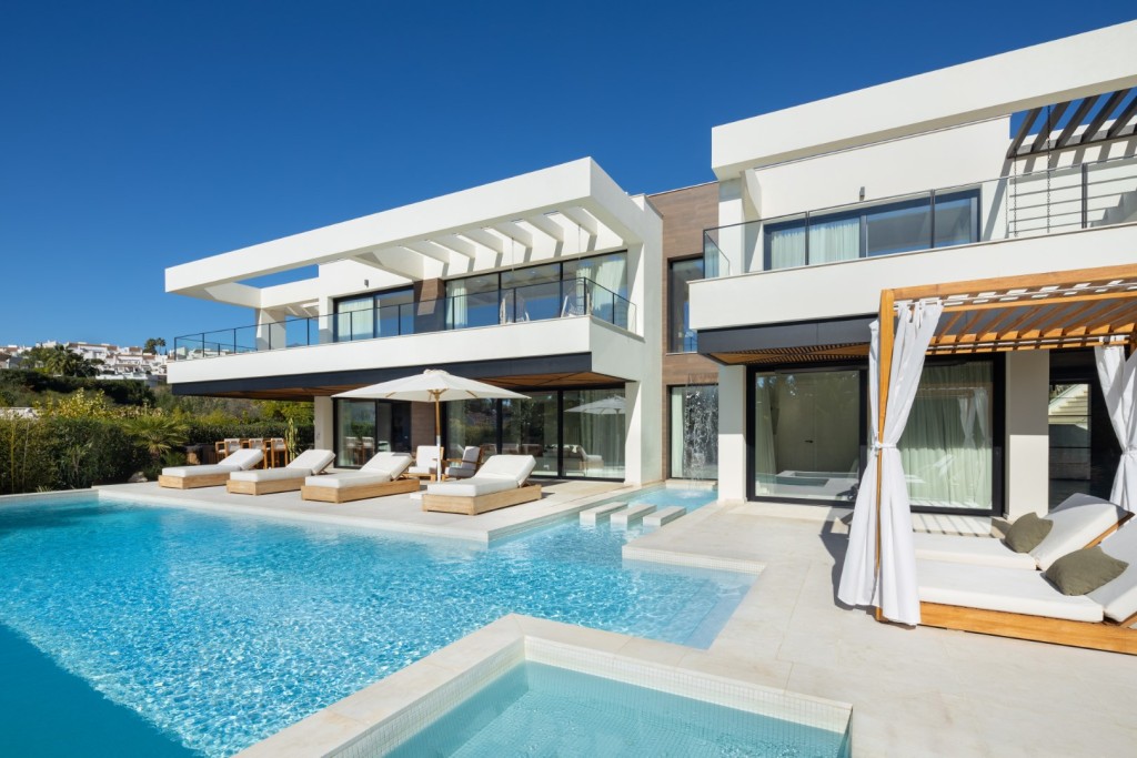 Villa contemporánea lista para mudarse en Nueva Andalucia (17)