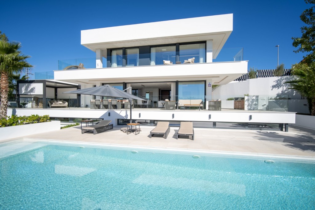 Villa contemporánea en venta Nueva Andalucia (1)