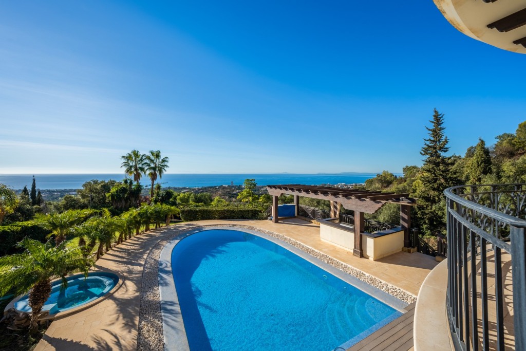 Elegante Villa mit Panoramablick Marbella Ost (11)