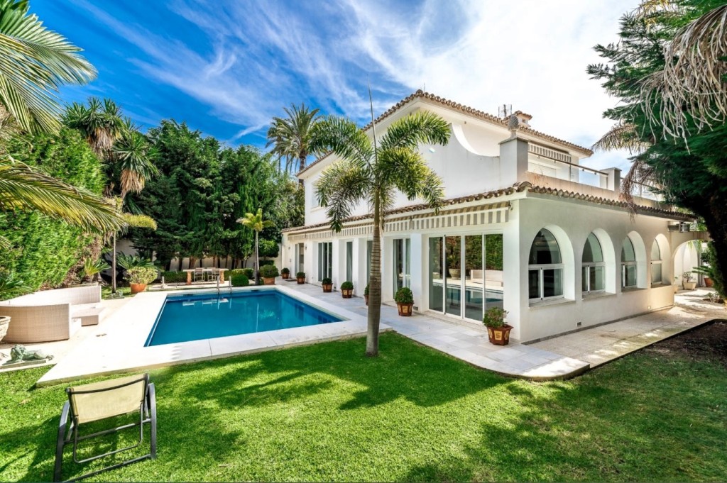 Beachside Villa Marbella East