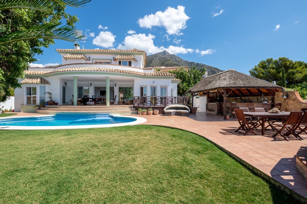 Wunderschöne Villa mit Panoramablick in der Nähe von Puerto Banus (1)