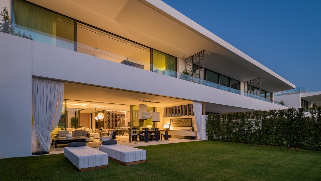 Ultra Modern Semi Fristående Villa Marbella Golden MIle (1)