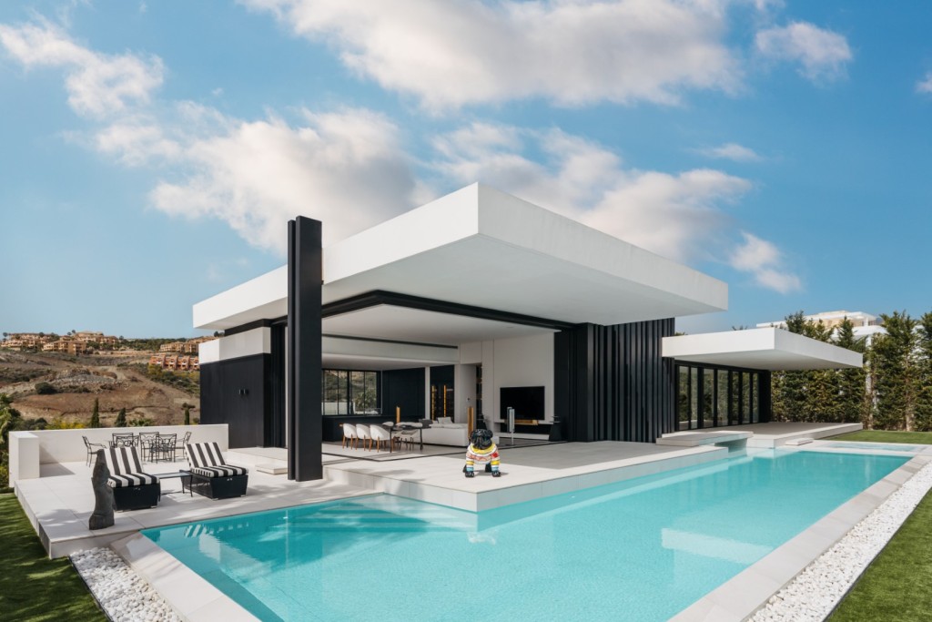 Contemporary Frontline Golf Villa  Benahavis (1)