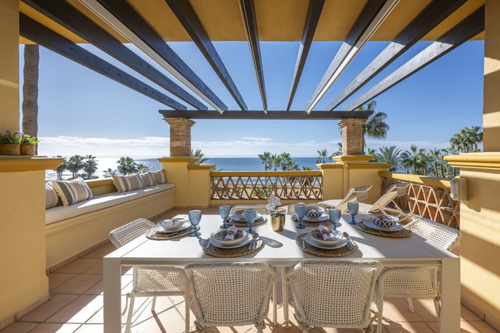 Beachfront Apartment Marbella East Spain (71)